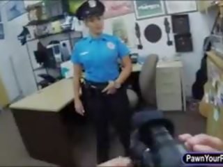 Latynoska policja oficer pieprzony przez pawn facet