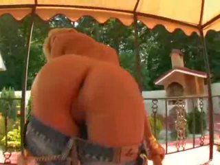 Blondie in jynsy obtäžka balak gets assfucked and eats a load of jyzlamak