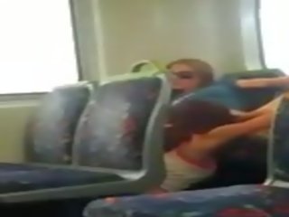 Arrapato lesbiche su il autobus