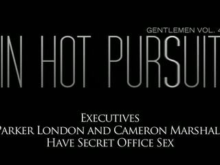 Executives parker london dan cameron marshall mempunyai pejabat seks
