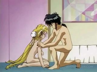 Anime si rambut perang babe menangkap telanjang dalam katil