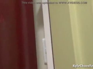 Kingsley forgets να κλειδαριά ο doors - limp κυρίες