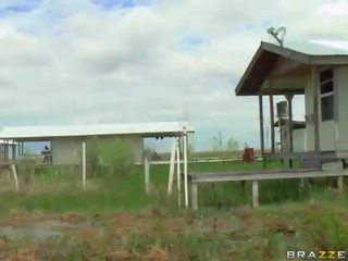 Хтивий порно модель ділан ryder має прокладений в в everglades