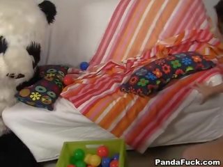 Сексуальна танцююча виявилося для оргія з panda