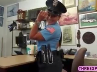 Kietas policija moteris suteikia bj