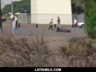 Latinmilk - لاتينية فتى مستعمل إلى مص قضيب