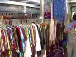 Kurang ajar india slut in her store video