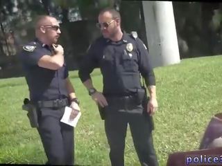 Grać chłopak policja gej seksowne pieprzenie wideo xxx