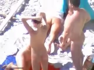 日光浴 海灘 蕩婦 有 一些 青少年 組 性別 有趣