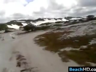 Épais amateur fille baisée à la plage